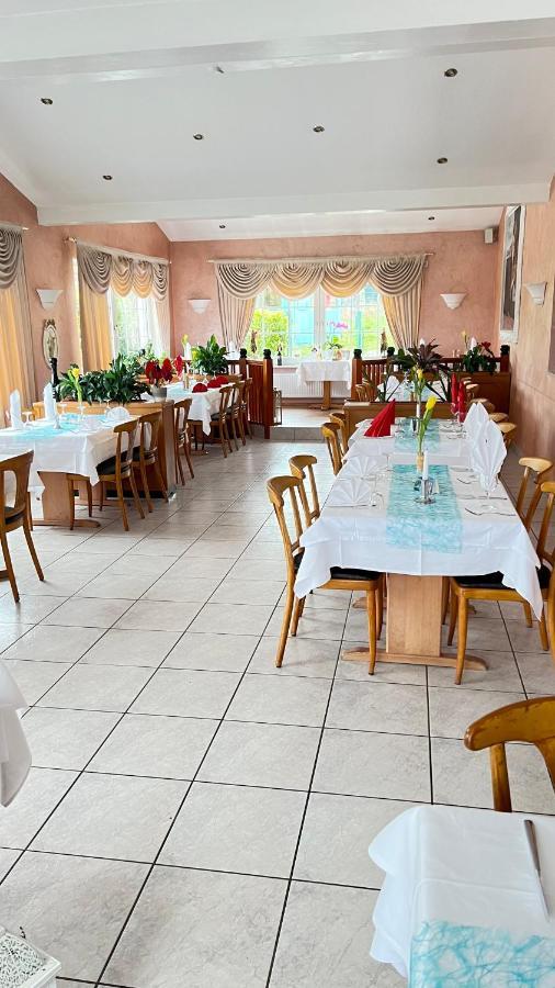 Hotel & Restaurant Am Kirschberg Alten Buseck Eksteriør bilde