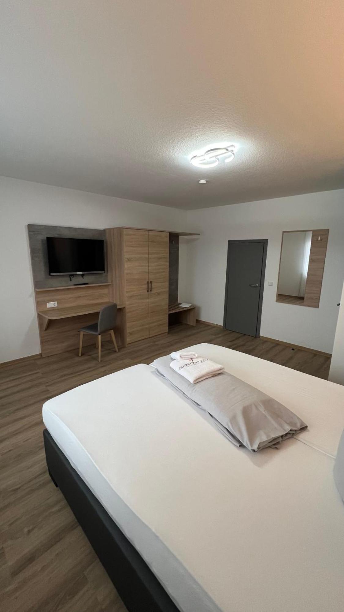 Hotel & Restaurant Am Kirschberg Alten Buseck Eksteriør bilde