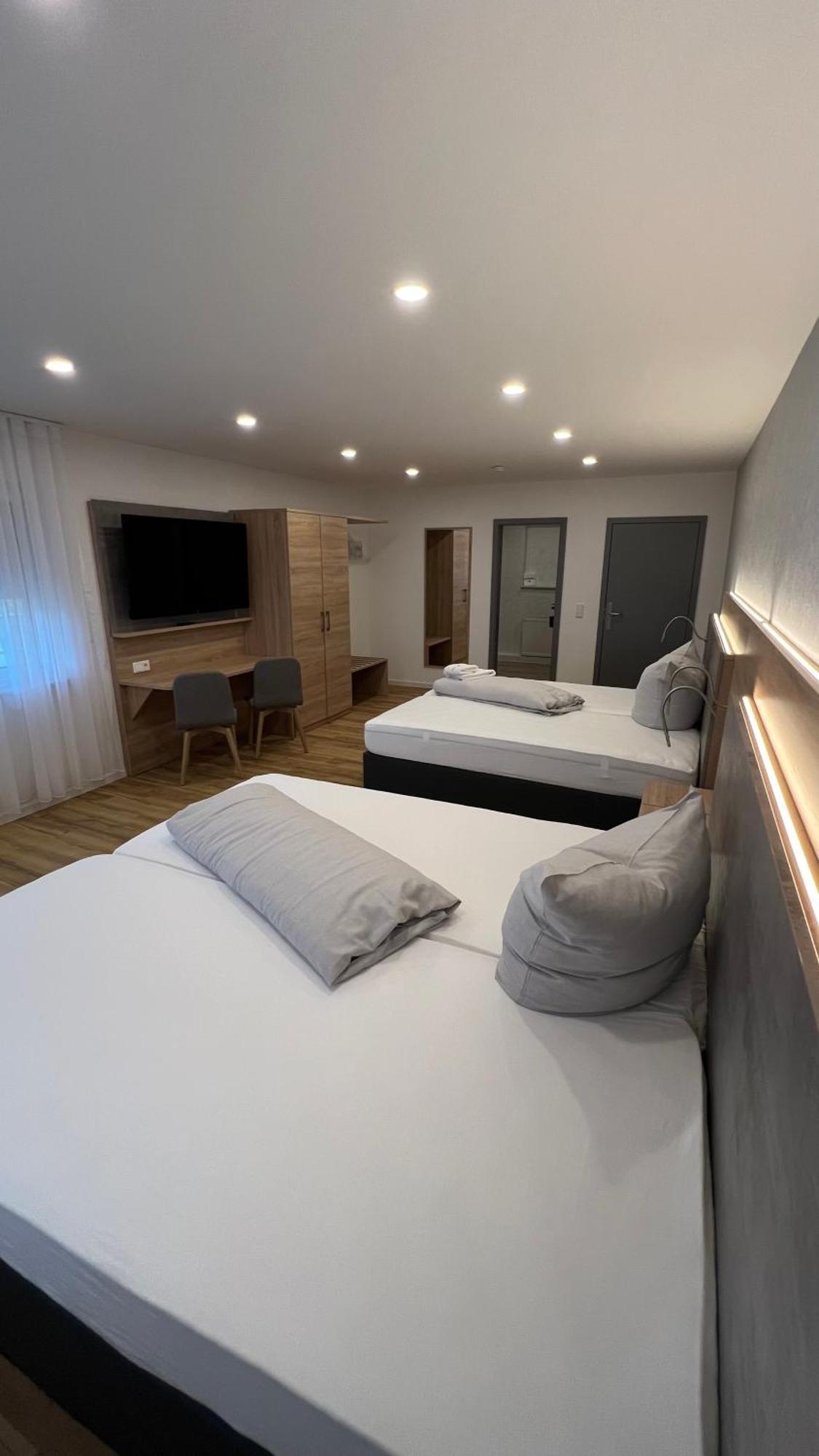Hotel & Restaurant Am Kirschberg Alten Buseck Eksteriør bilde
