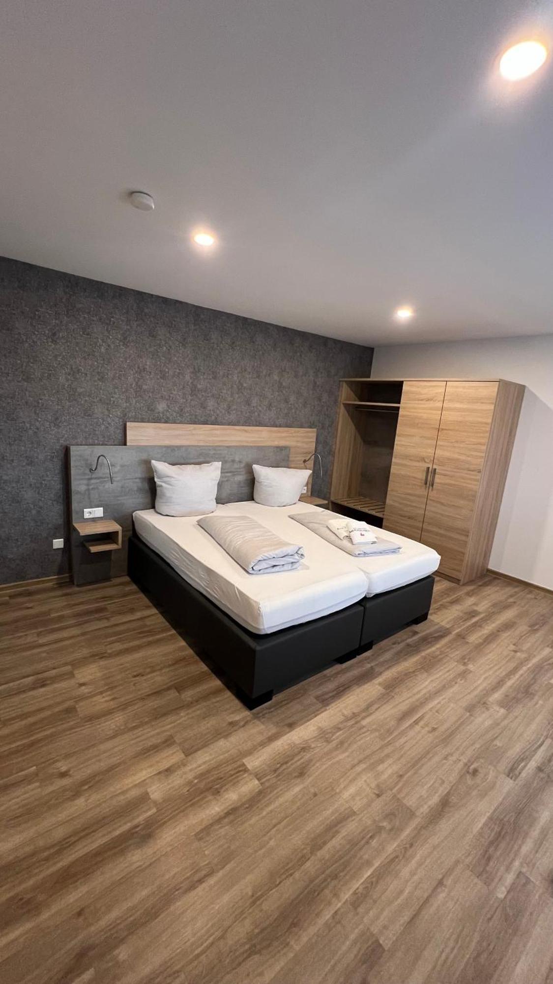 Hotel & Restaurant Am Kirschberg Alten Buseck Eksteriør bilde