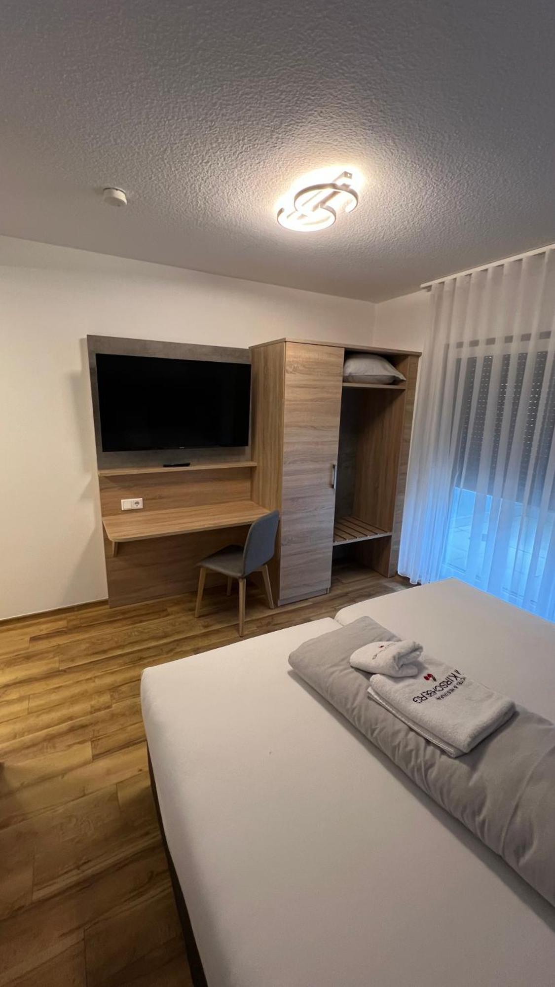 Hotel & Restaurant Am Kirschberg Alten Buseck Eksteriør bilde