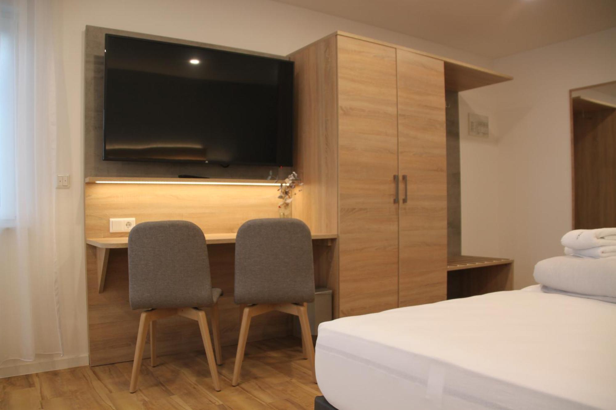Hotel & Restaurant Am Kirschberg Alten Buseck Eksteriør bilde