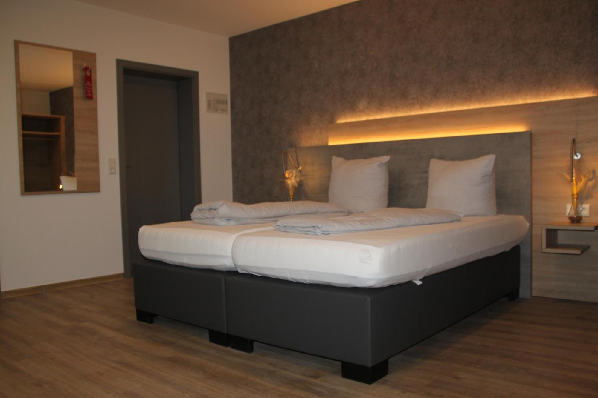 Hotel & Restaurant Am Kirschberg Alten Buseck Eksteriør bilde