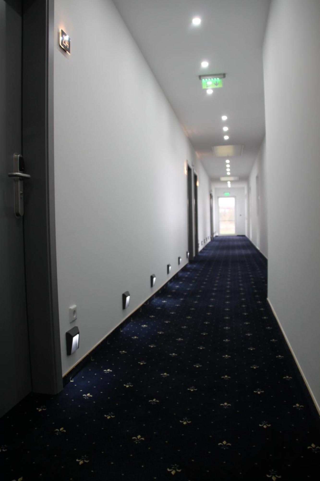 Hotel & Restaurant Am Kirschberg Alten Buseck Eksteriør bilde