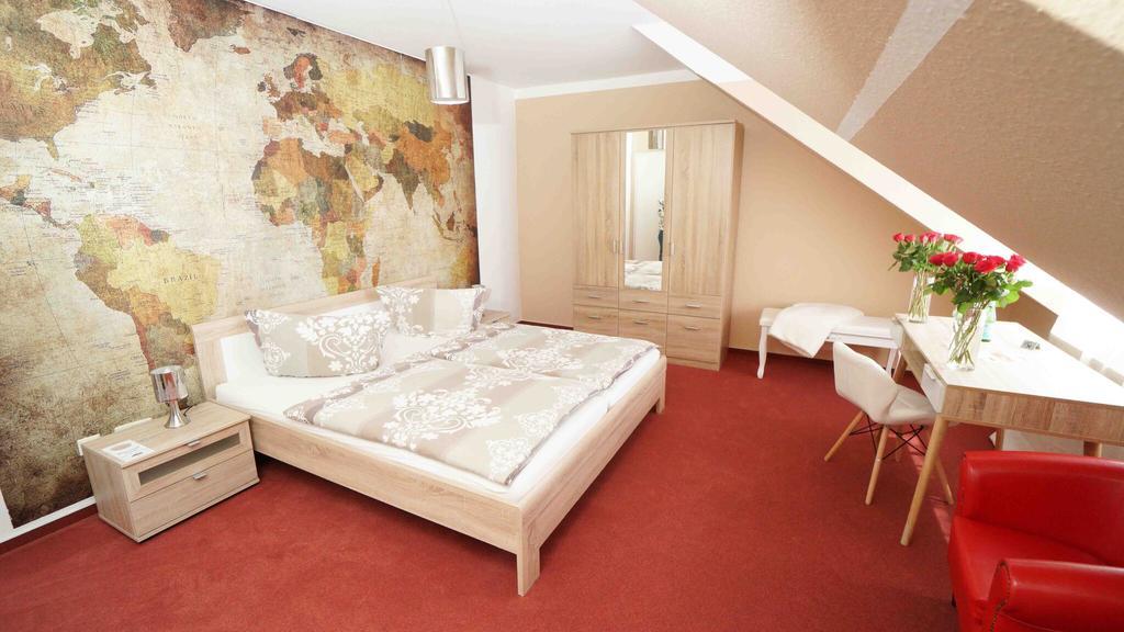 Hotel & Restaurant Am Kirschberg Alten Buseck Eksteriør bilde